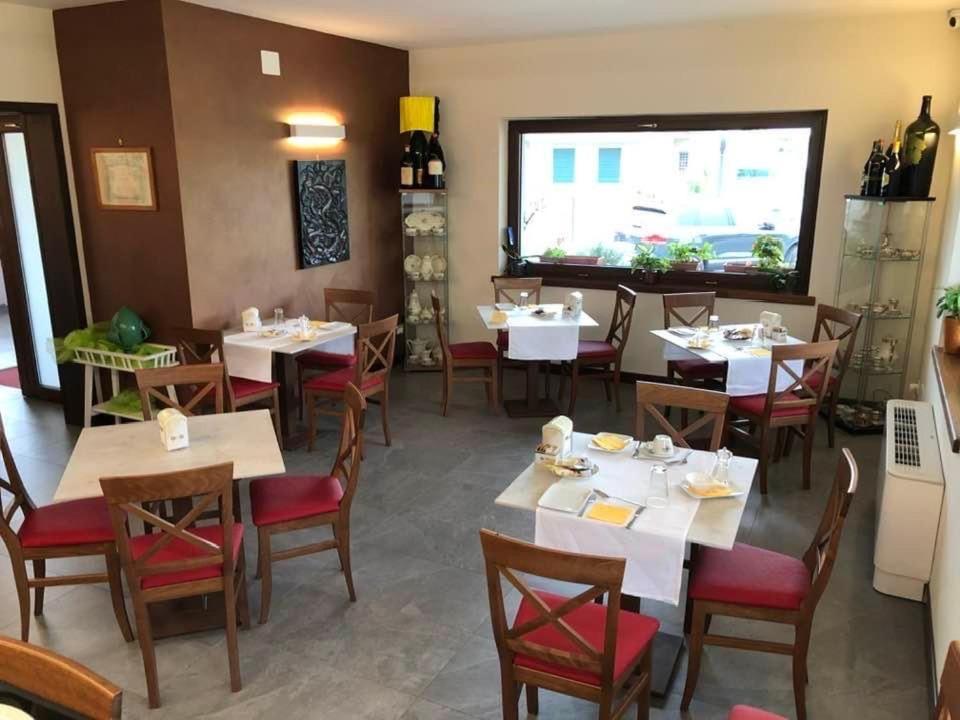 Отель Locanda Rossa Romans di Varmo Экстерьер фото
